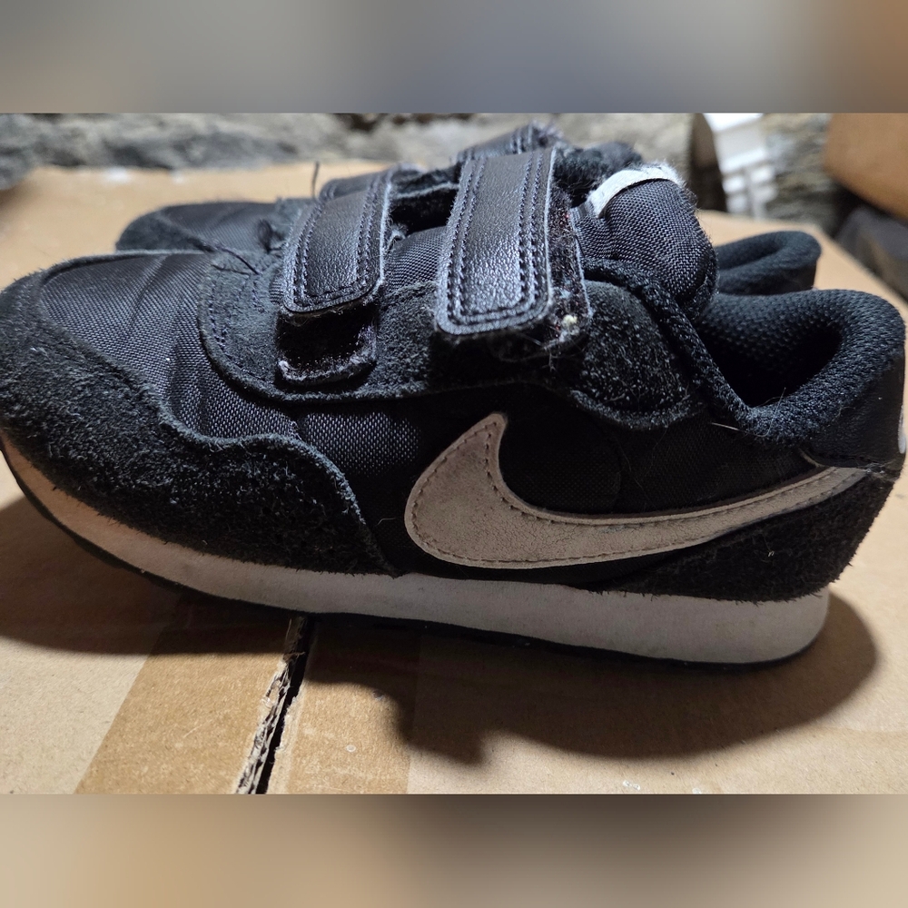 Nike Black/White Toddler Sneakers